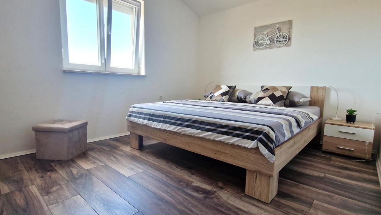 Apartment Goran Krk Town Extérieur photo